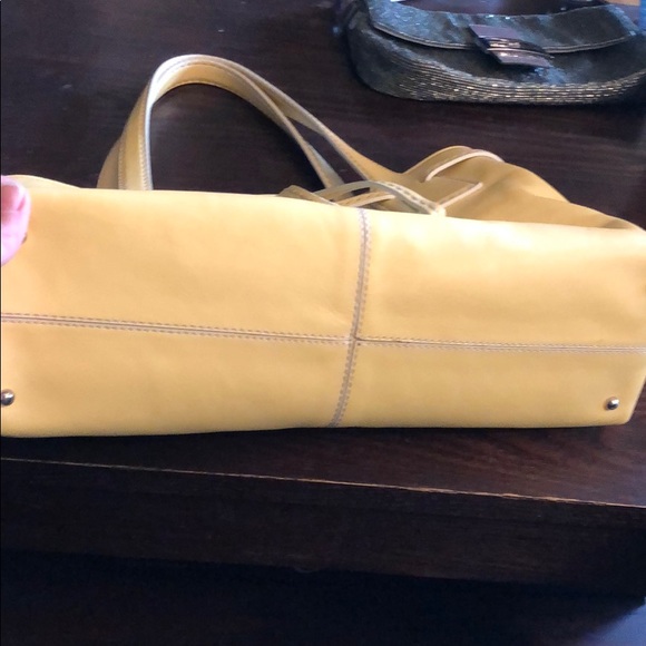 Tod’s butter yellow “princess Diana” bag - Picture 7 of 7